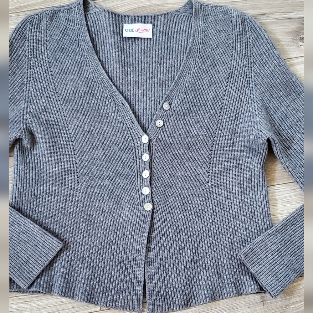 Gee Loretta ITALY Ribbed V-Neck Button Front Cardigan Sweater, S/M, New